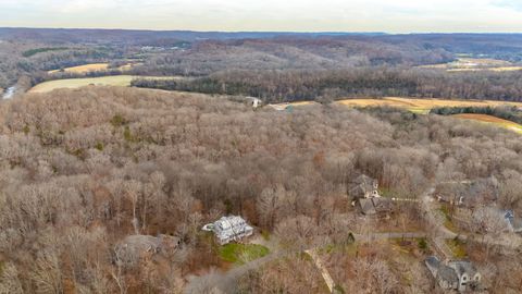 1028 Champion Hills Dr Kingston Springs TN 37082