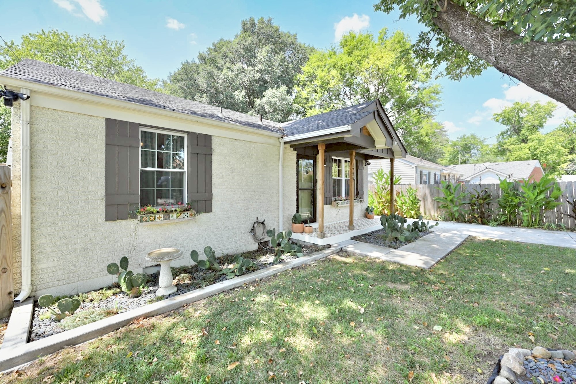 1725 Buchanan Ct