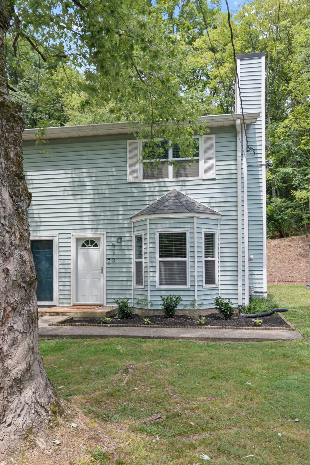 570 Holt Valley Rd