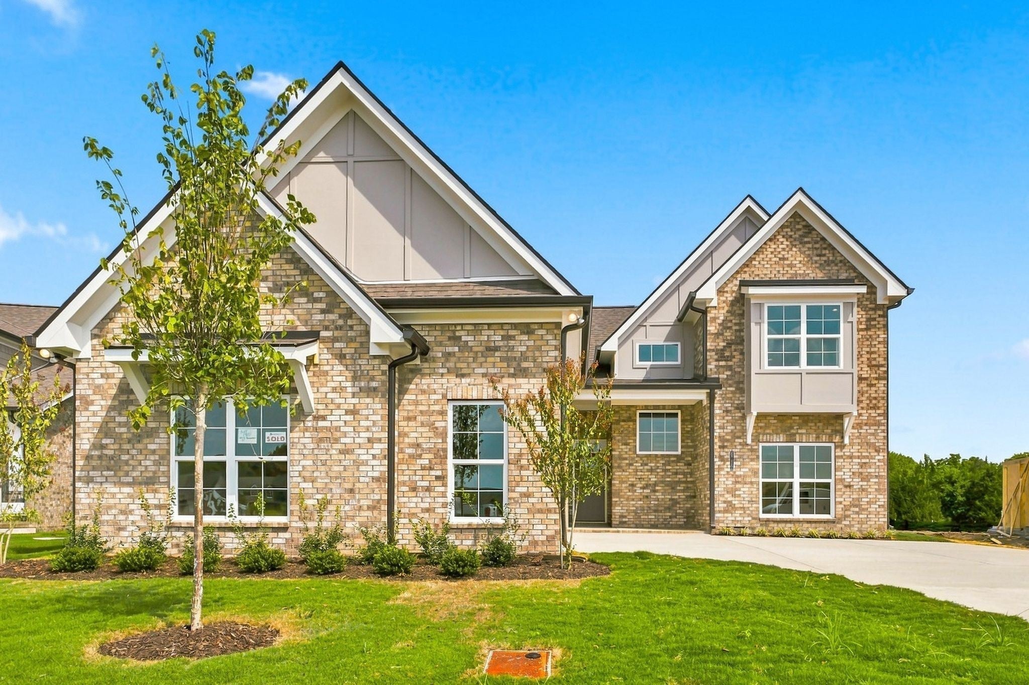 3-bed home for sale in Hermitage, TN 37076, 6709 Bonnafair Drive 6709 Bonnafair Drive, Hermitage TN 37076 3-bed home, photo 2 of 38