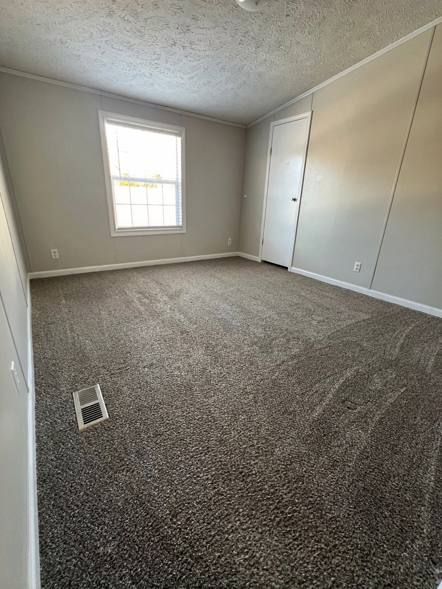 Dover, Tennessee 37058, United States, 3 Bedrooms Bedrooms, ,2 BathroomsBathrooms,Residential,Pending,23618