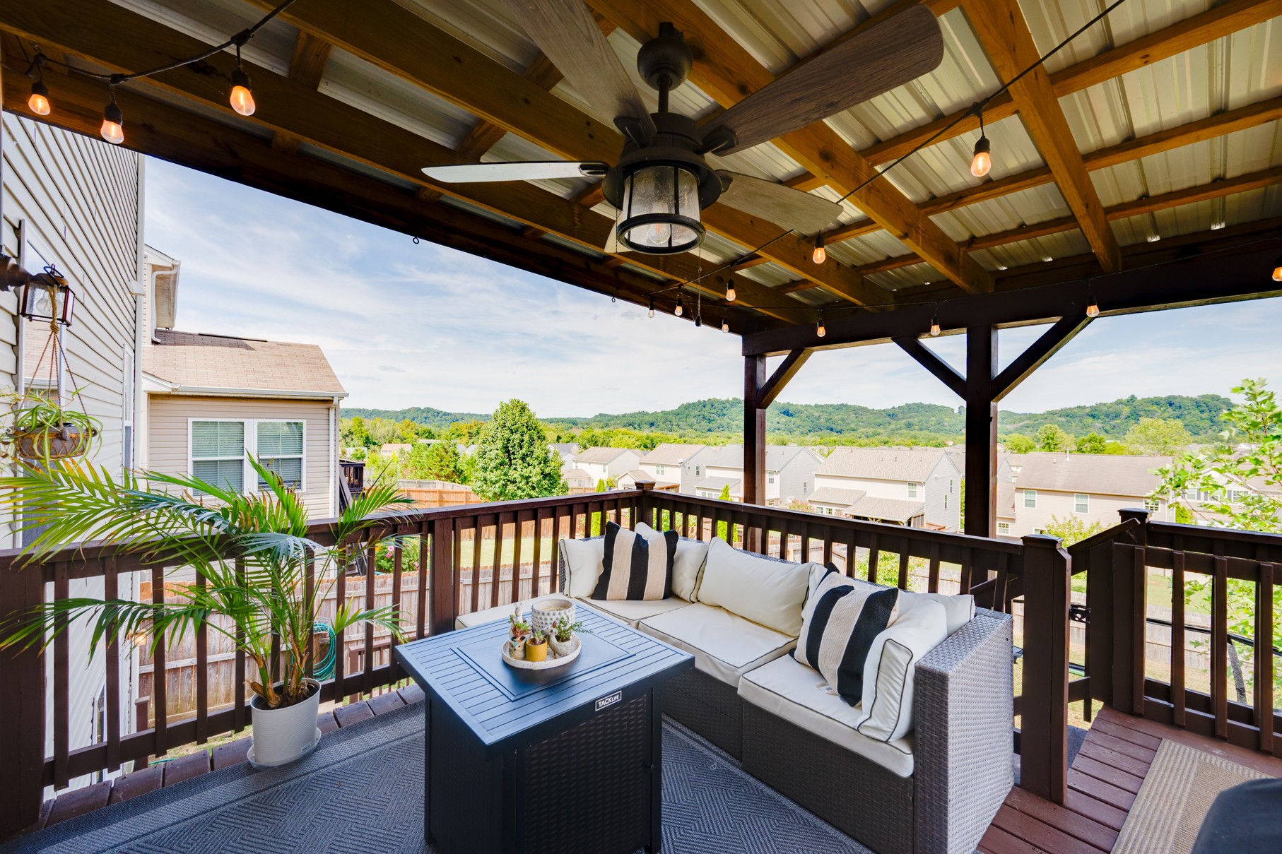 561 Wolfeboro Ln