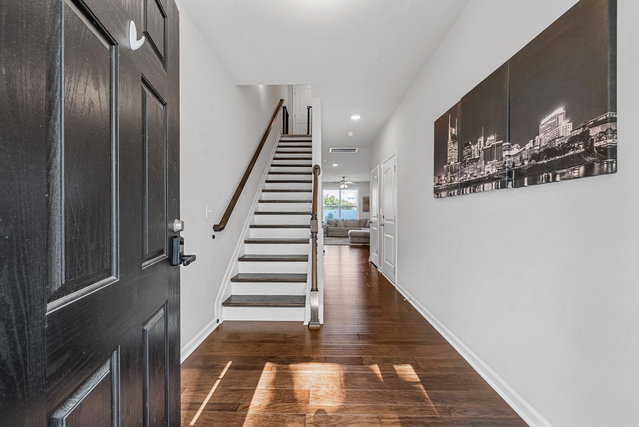422 Manor Row