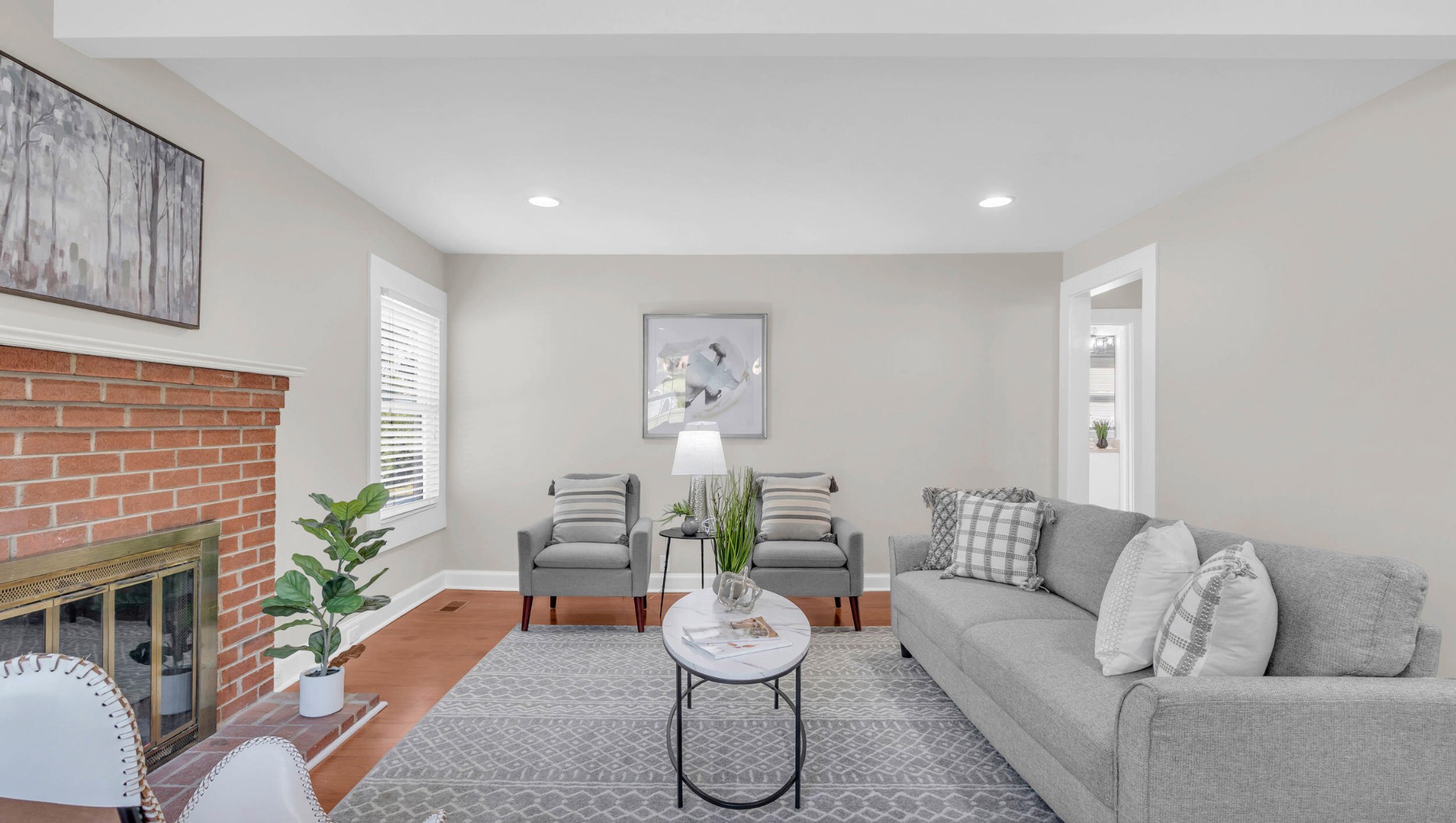 4094 University Drive