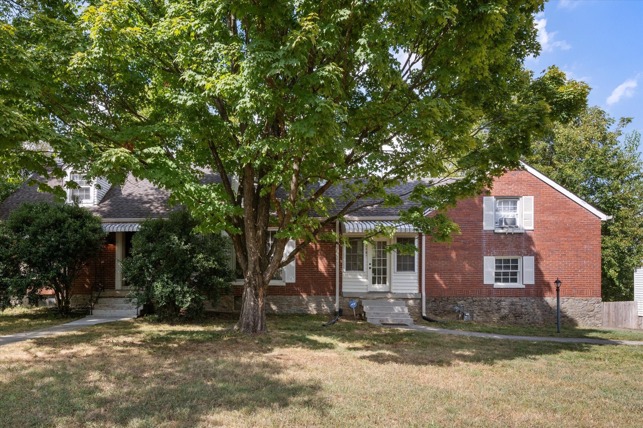 248 Sunrise Ave