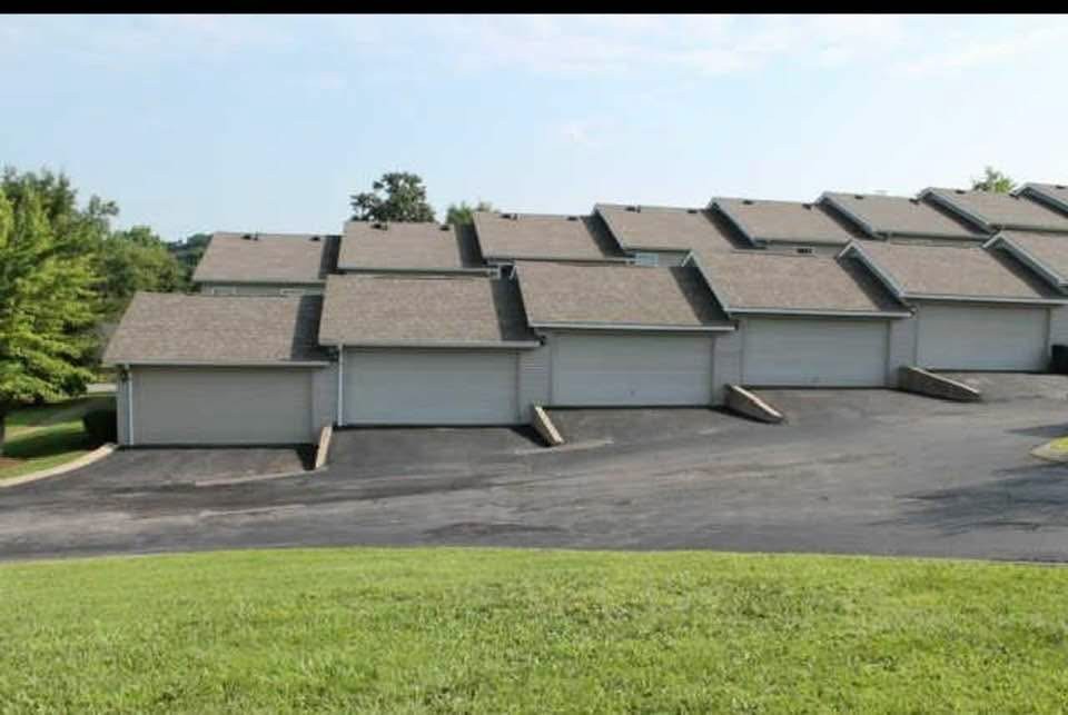 128 Waterview Dr