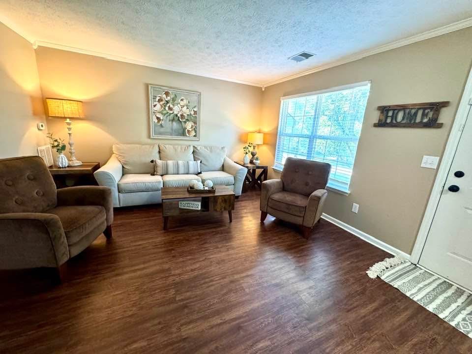 128 Waterview Dr