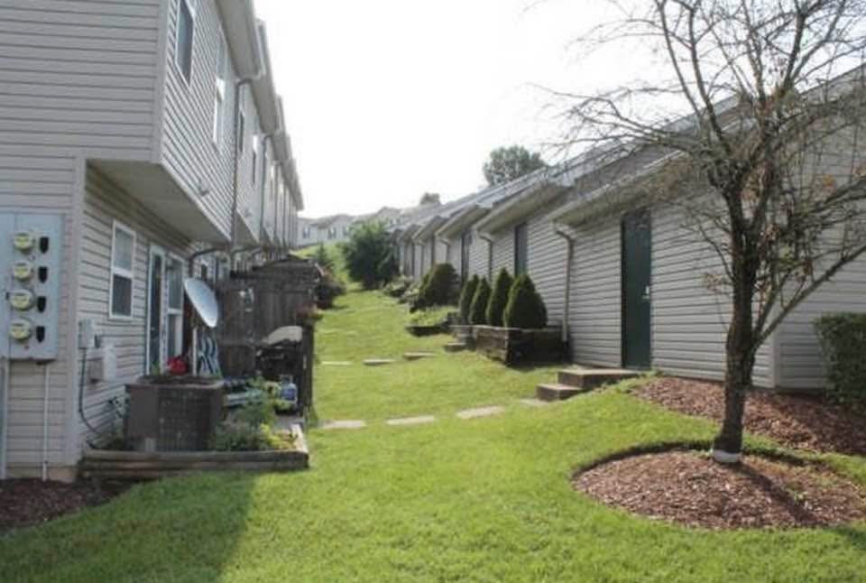 128 Waterview Dr