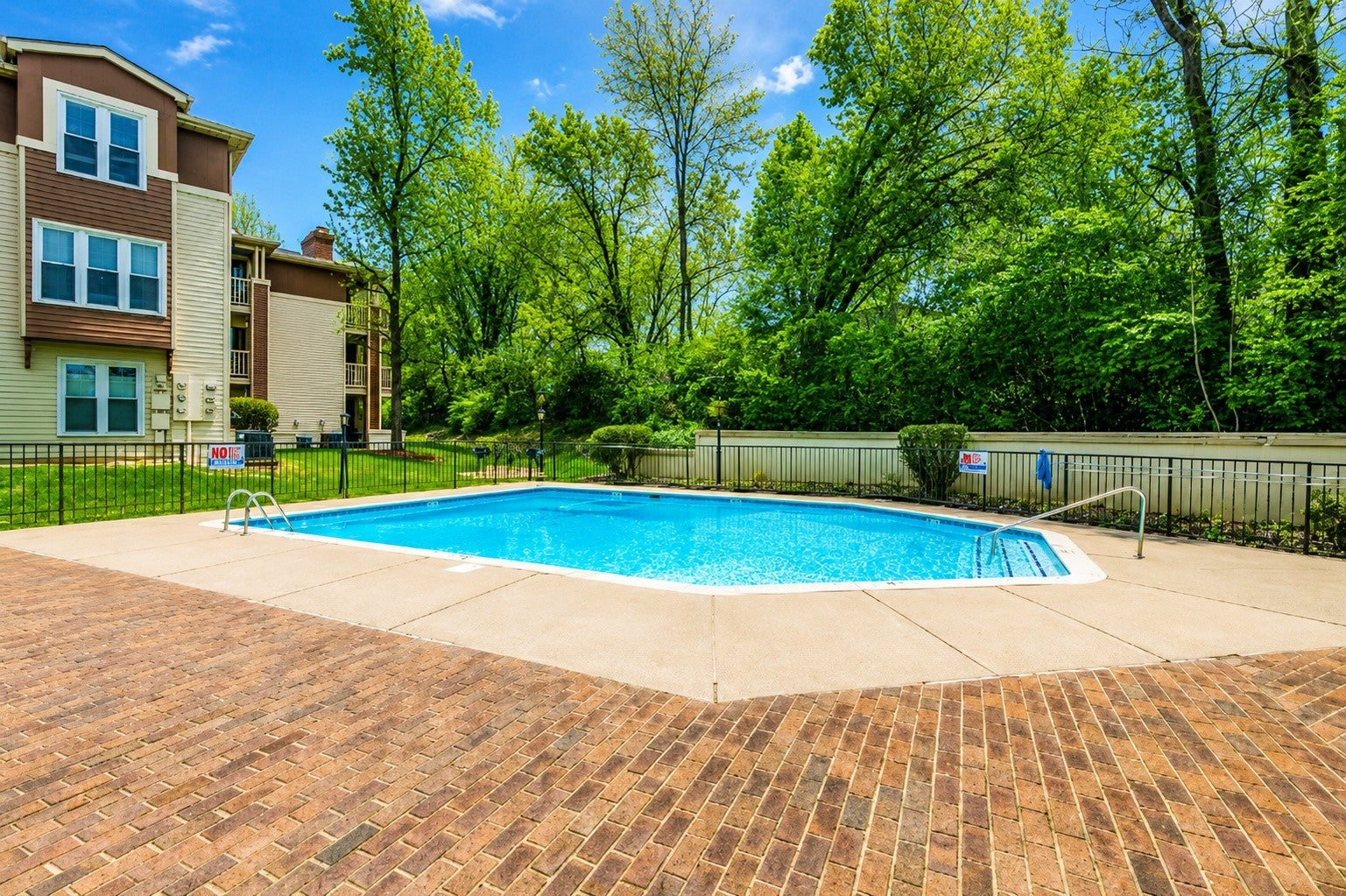 2.0-bed rental at 282 Hillsboro Pl