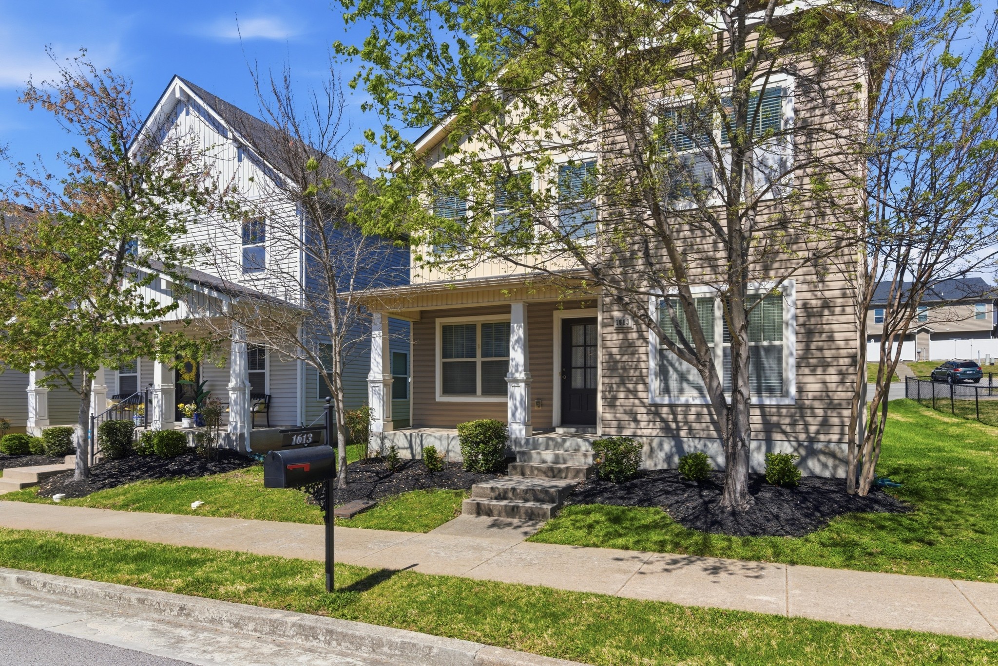 1613 Sprucedale Dr