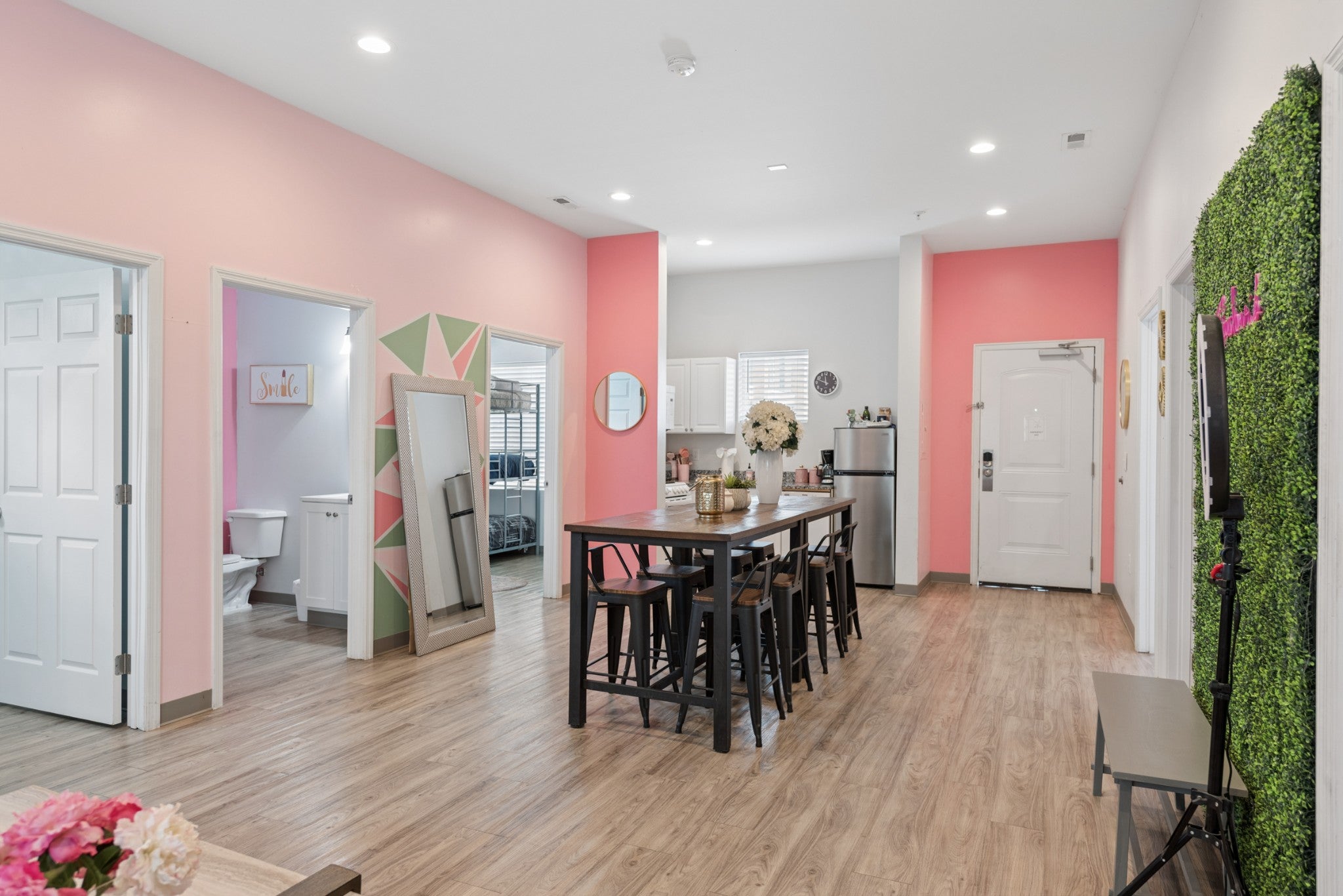 941 Main St 105