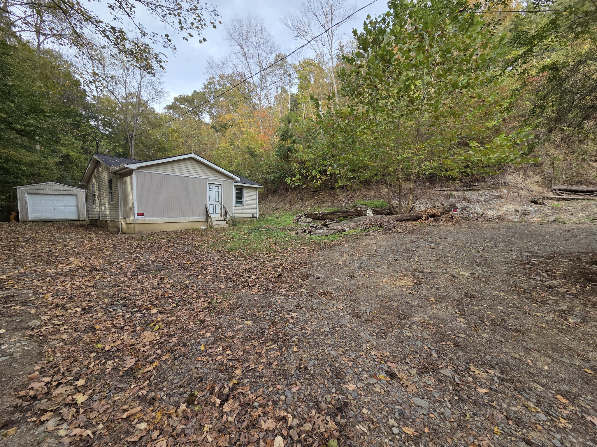 9436 Highway 100