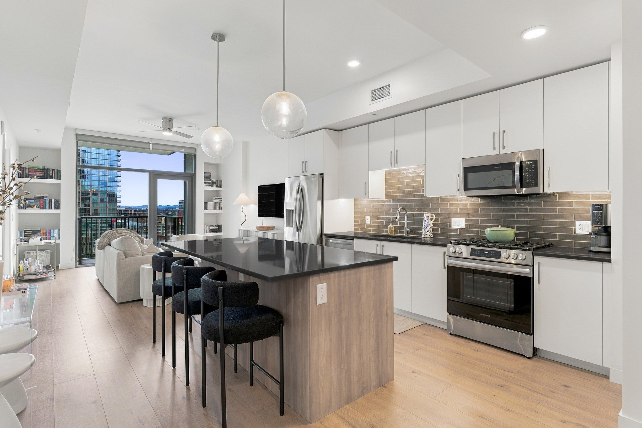 1212 Demonbreun St 807