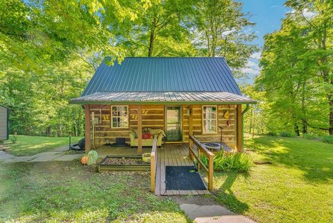 Photo of 755 Woody Rd, Byrdstown, TN 38549 (MLS # 3213515)