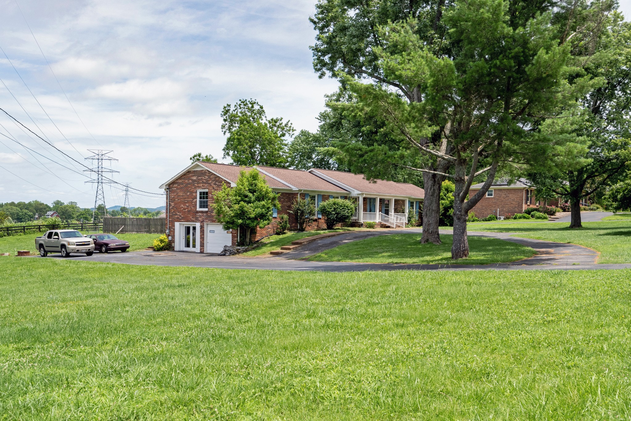 2208 Bowman Rd
