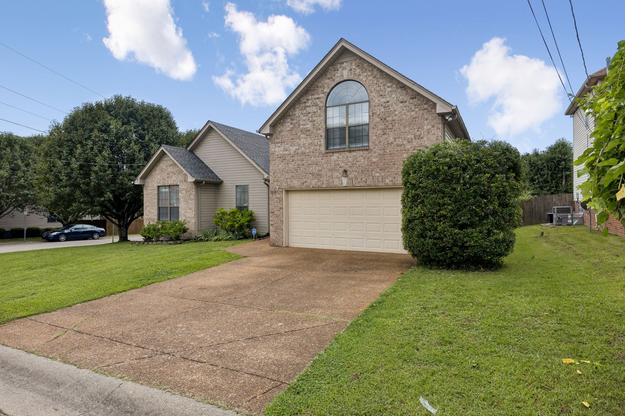 5245 Catspaw Dr