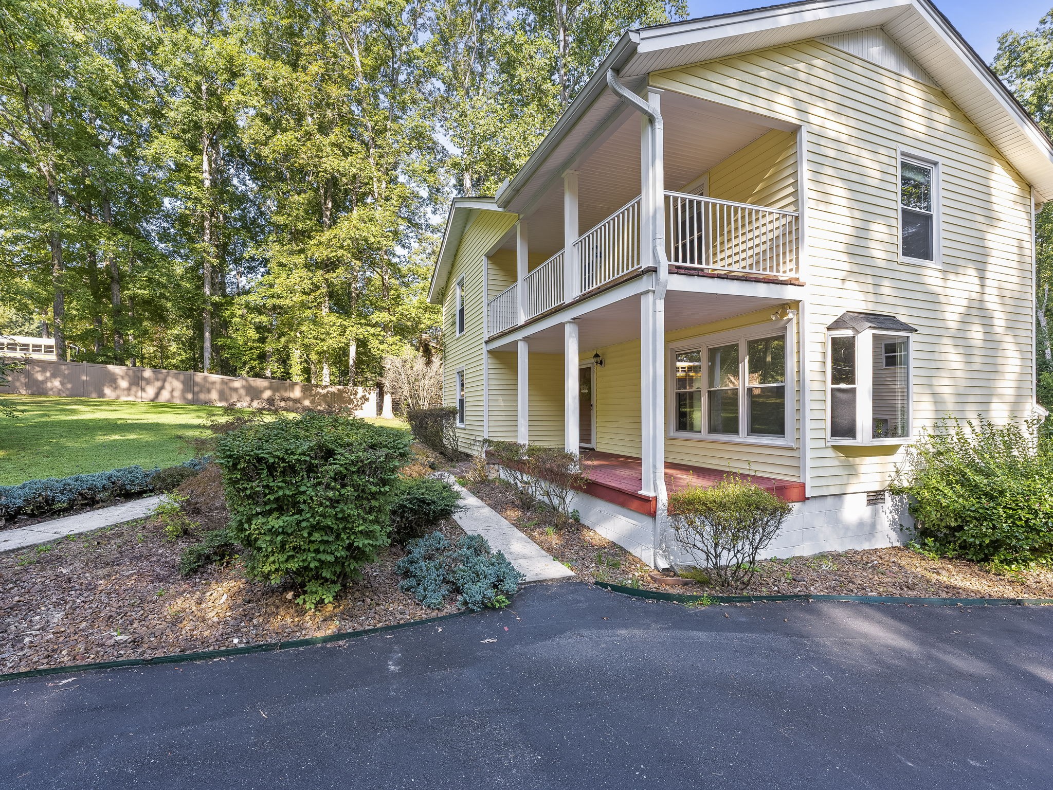 235 Lakeview St