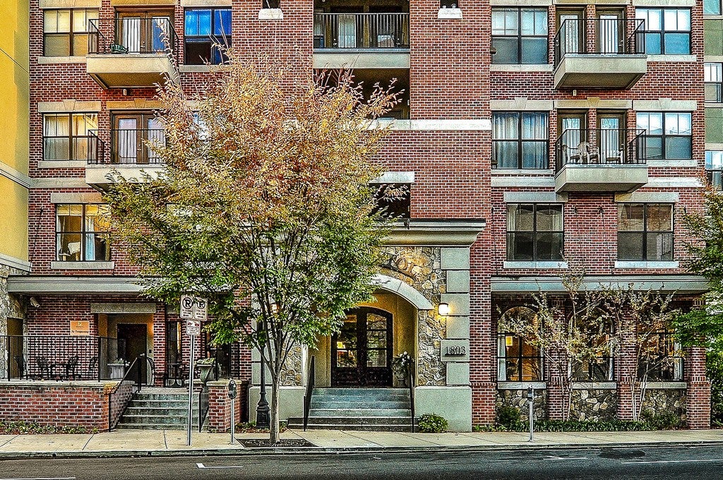1803 Broadway 427