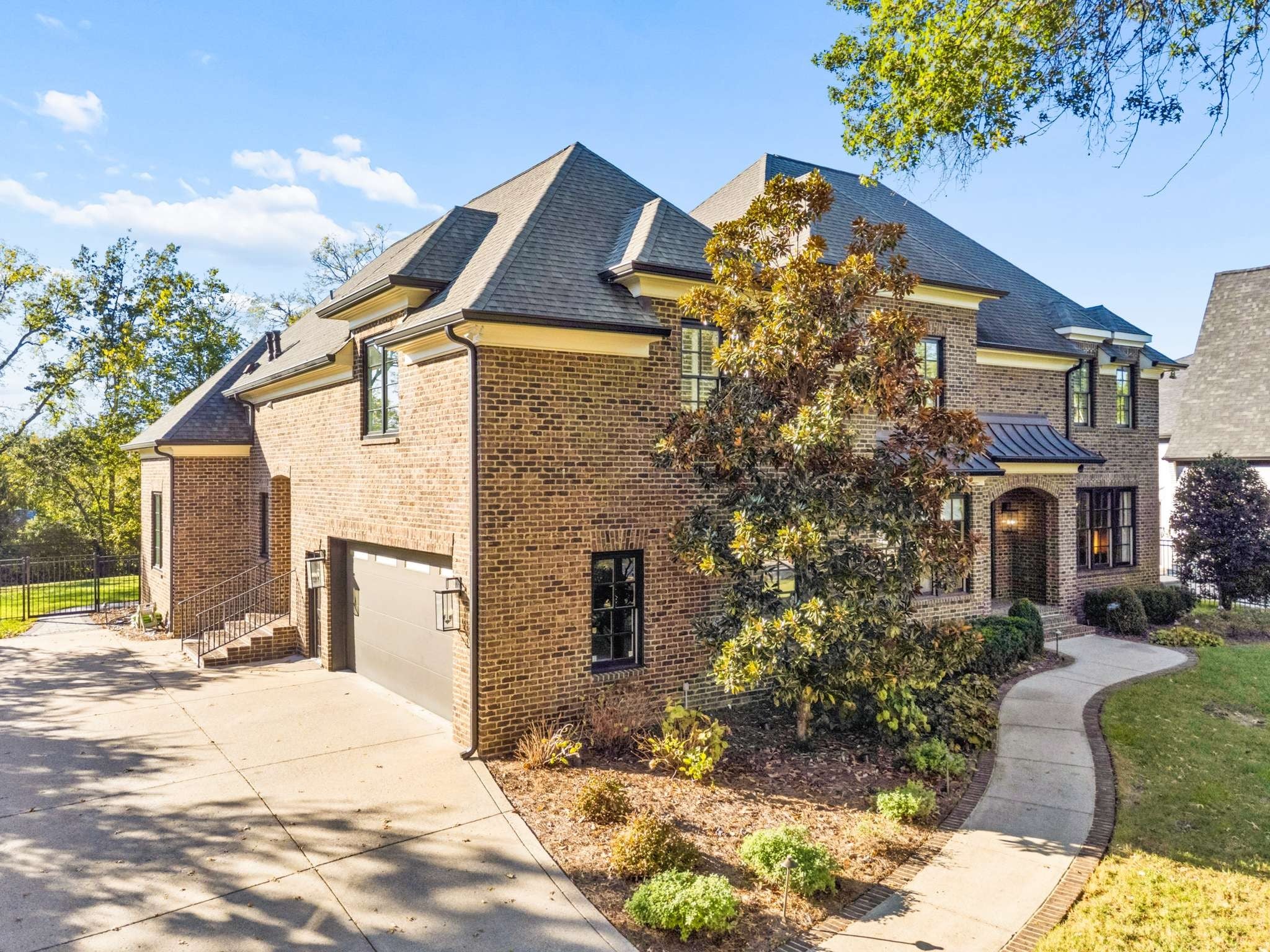 4017 Dorcas Dr