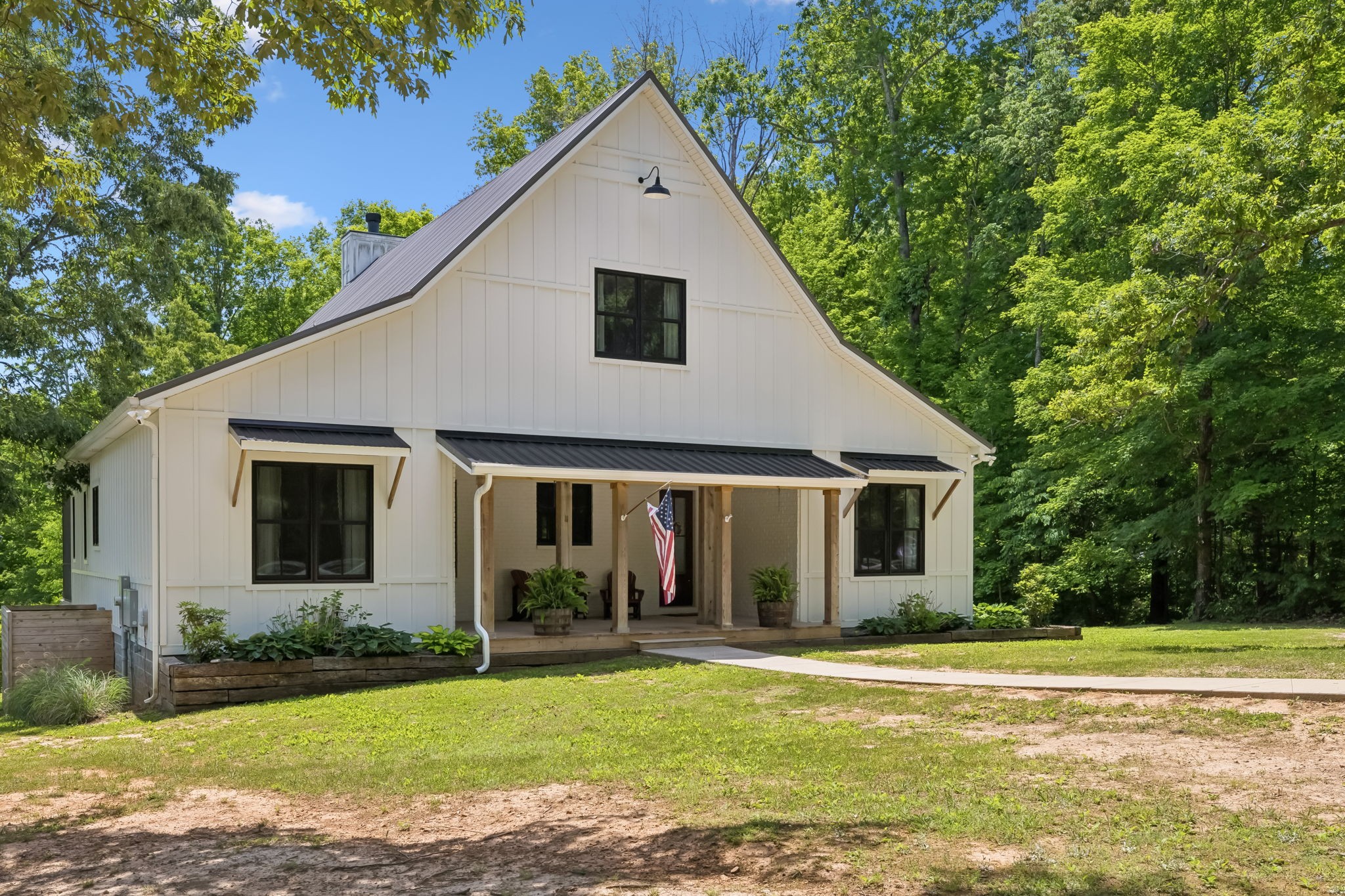 7111 Dogwood Ln