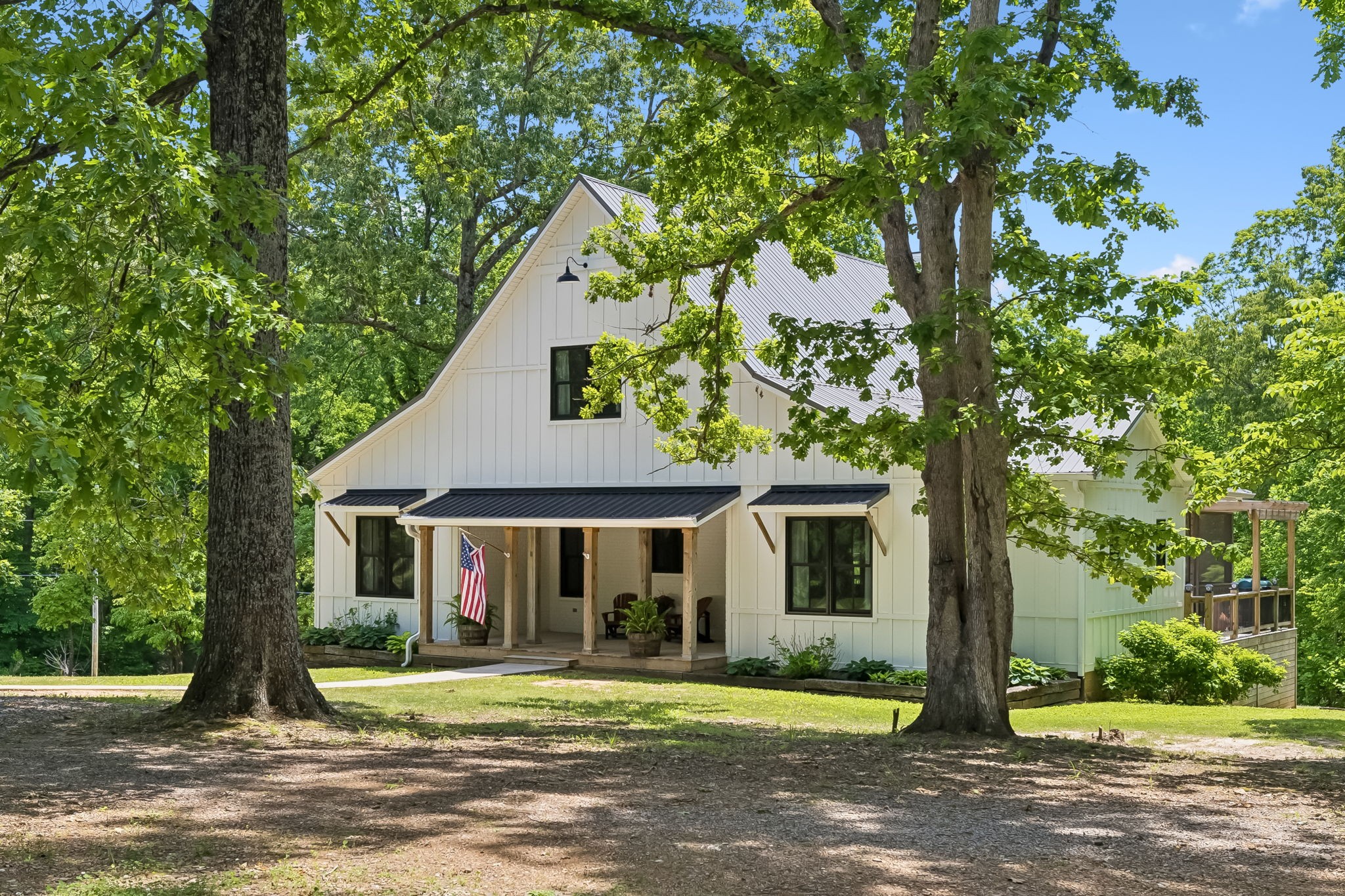 7111 Dogwood Ln
