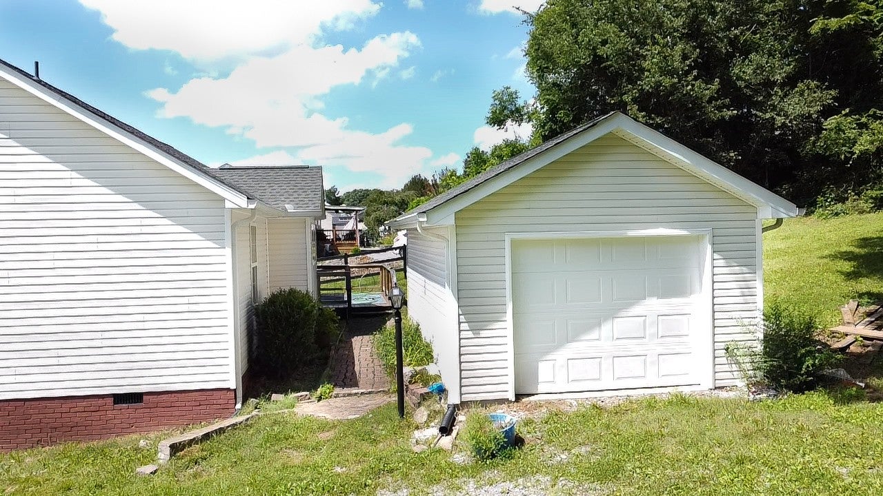 108 Sims Ave