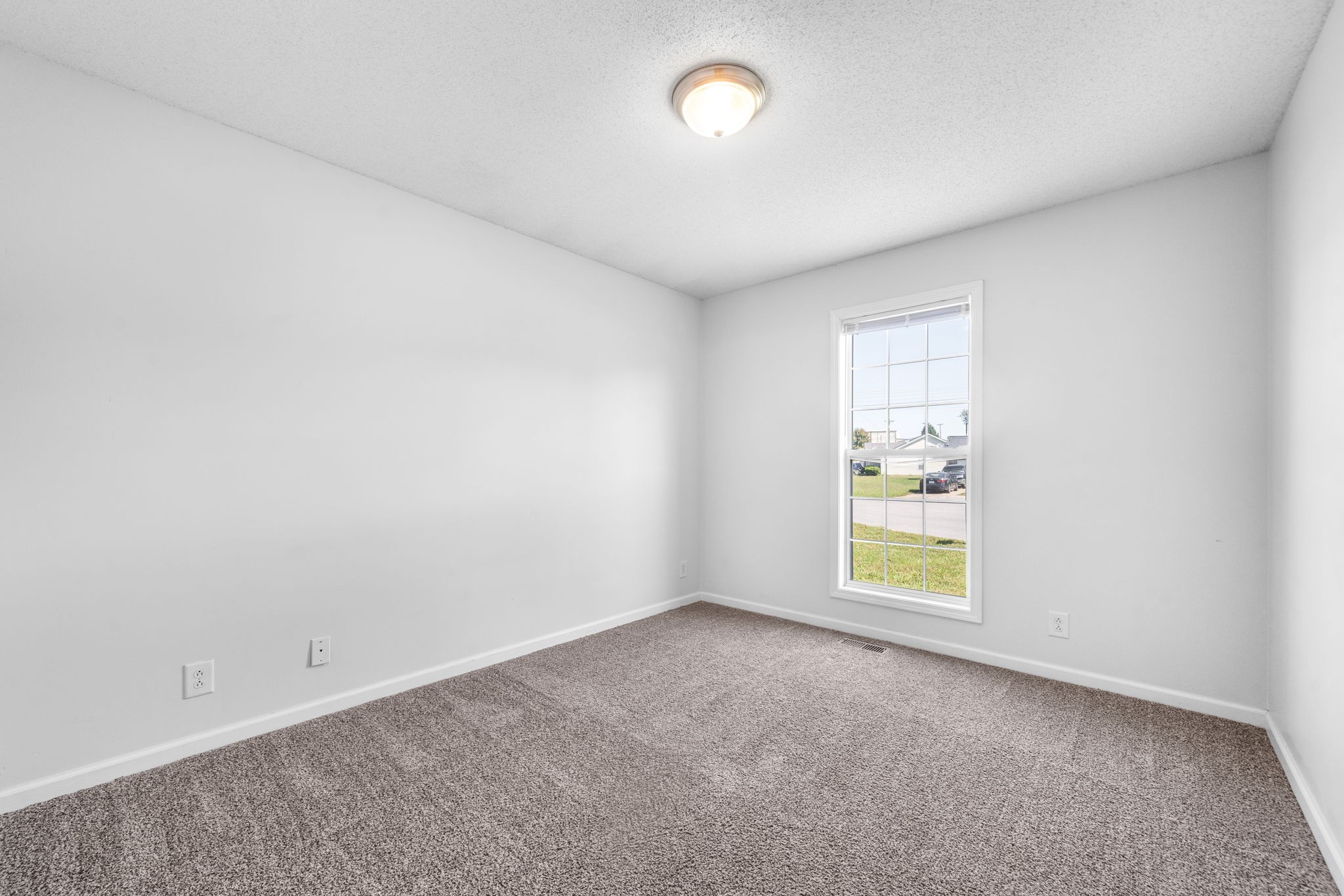 Clarksville, Tennessee 37042, United States, 3 Bedrooms Bedrooms, ,2 BathroomsBathrooms,Residential,Active,97423