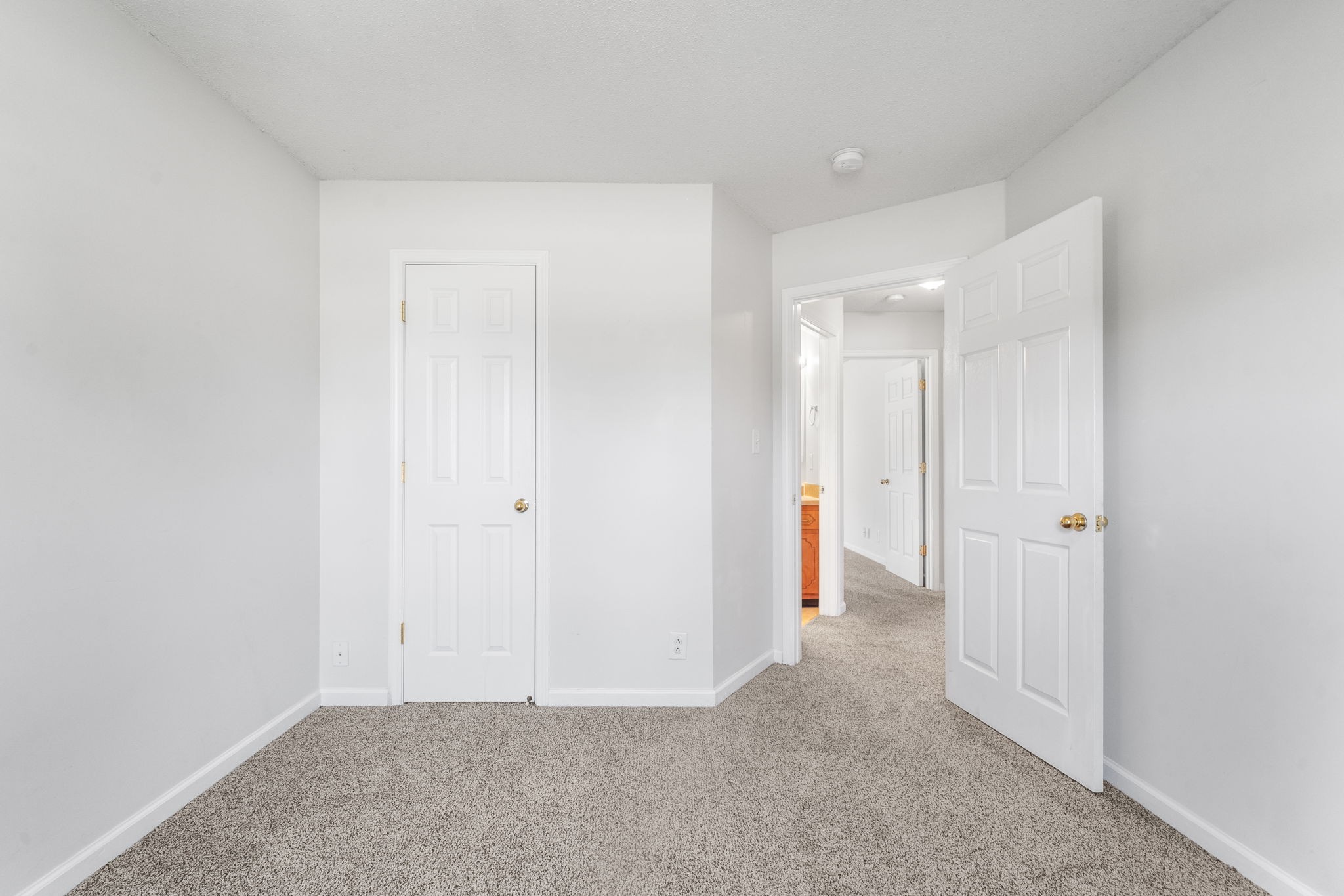 Clarksville, Tennessee 37042, United States, 3 Bedrooms Bedrooms, ,2 BathroomsBathrooms,Residential,Active,97423