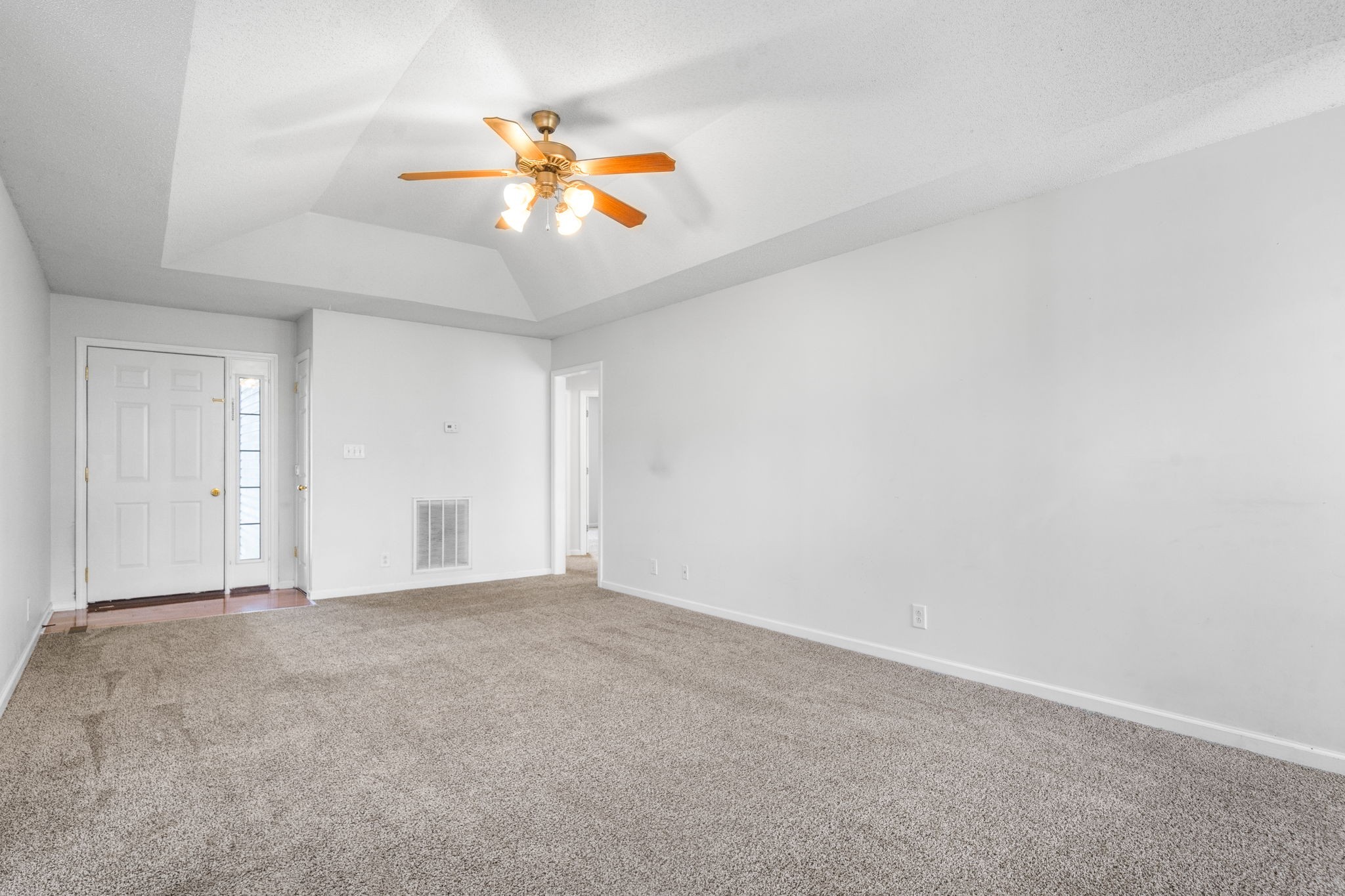 Clarksville, Tennessee 37042, United States, 3 Bedrooms Bedrooms, ,2 BathroomsBathrooms,Residential,Active,97423