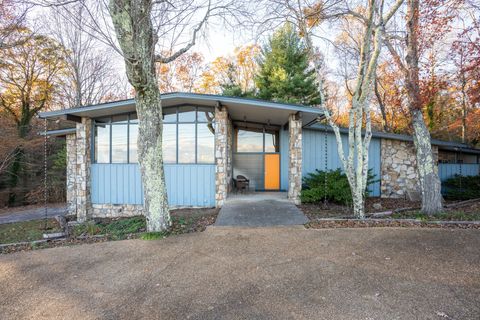 1105 E Brow Road Signal Mountain TN 37377