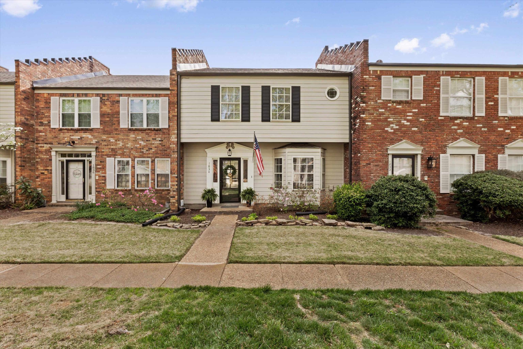 1834 HUNTERS CREEK DR