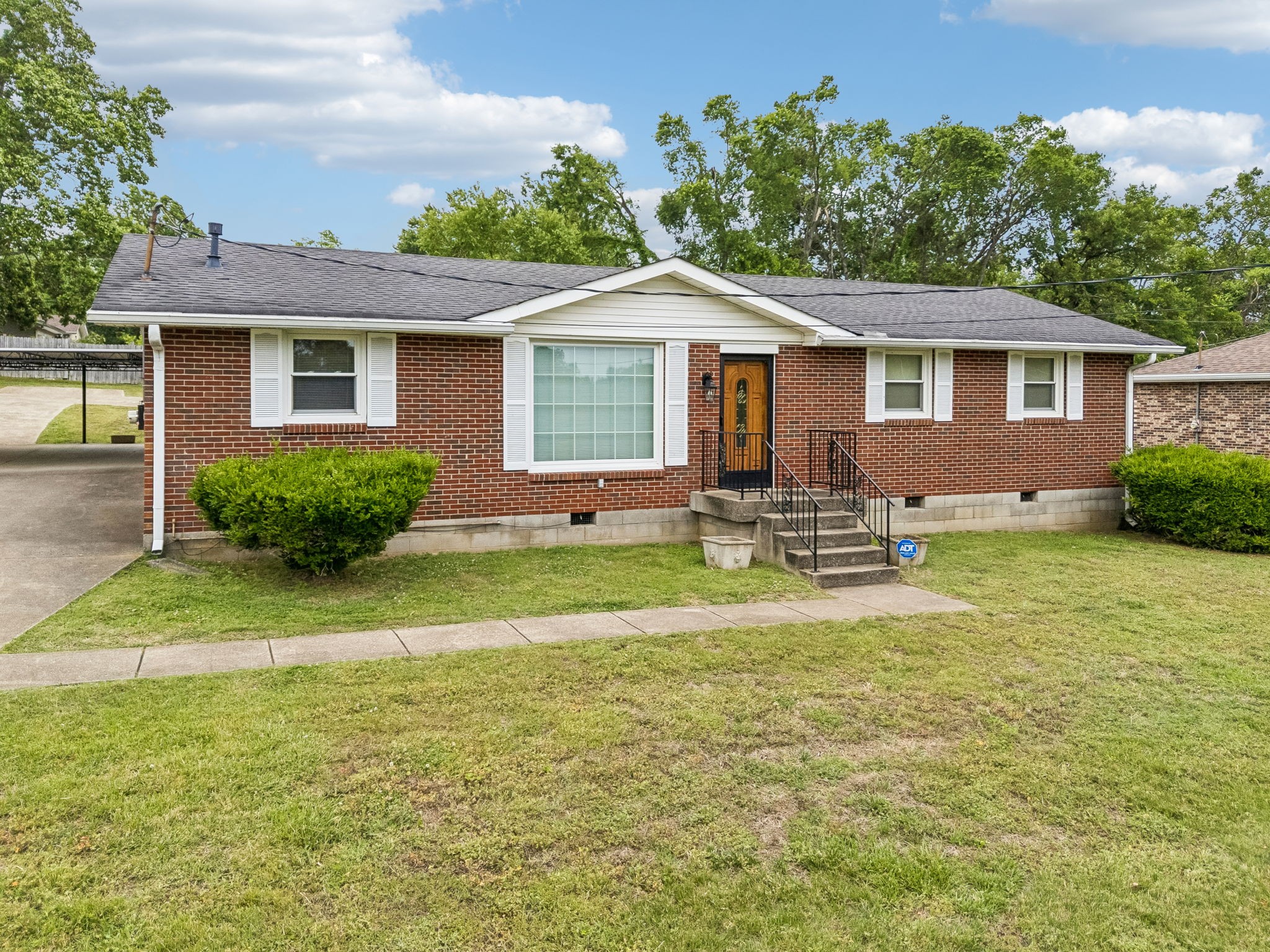 229 Grandview Dr