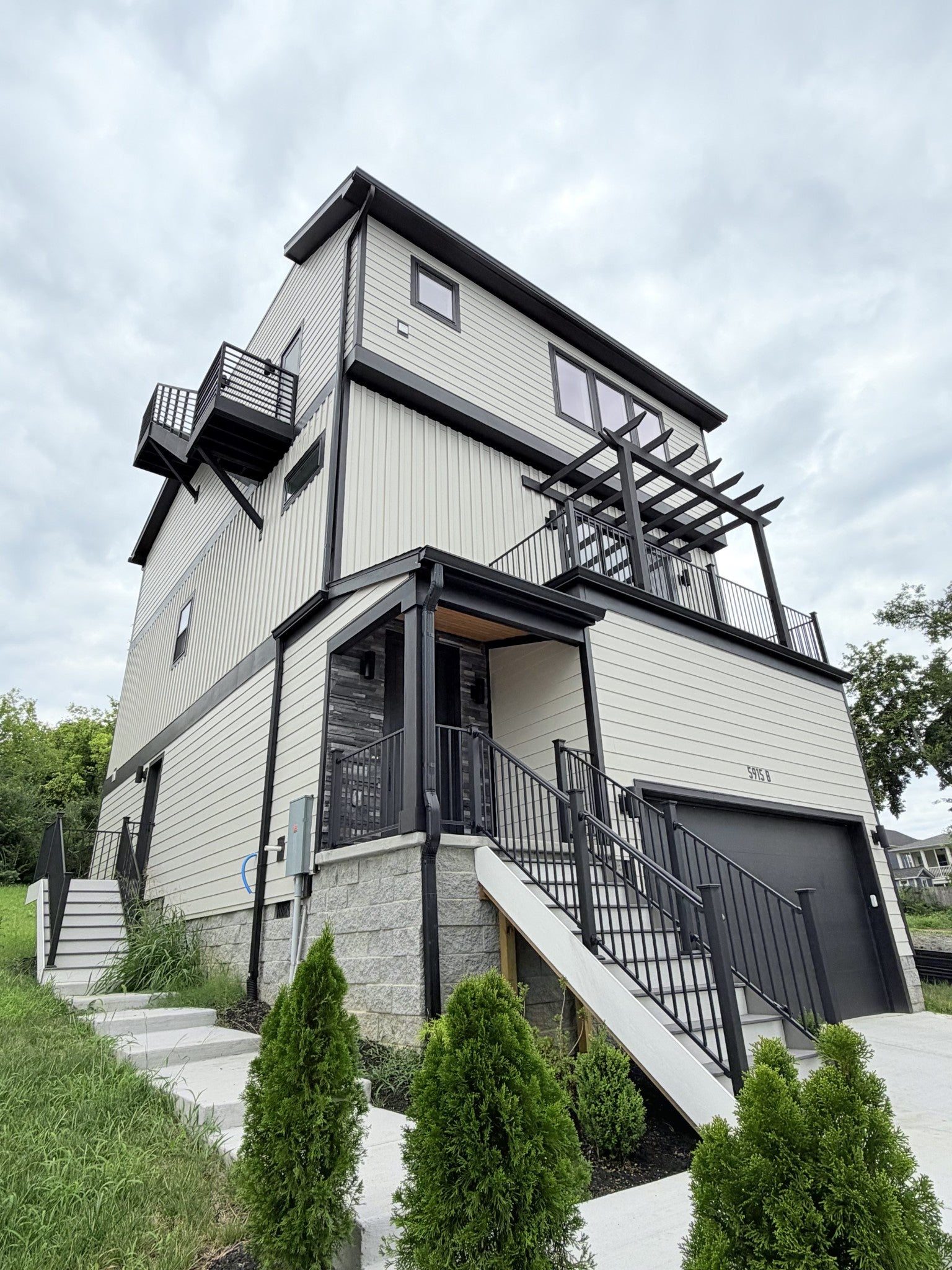 4-bed home for rent in Nashville, TN 37209, 5915 Maxon Avenue B 5915 Maxon Avenue B, Nashville TN 37209 4-bed home, photo 2 of 60