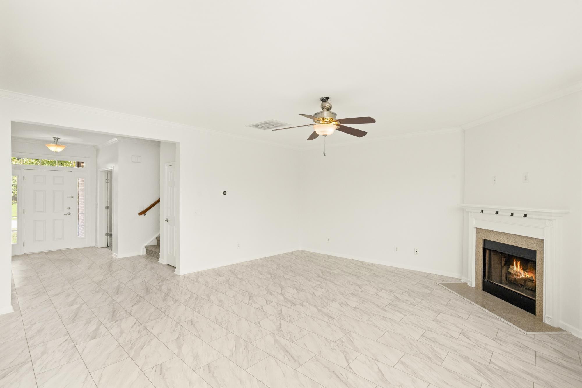 1005 Lacebark Ln