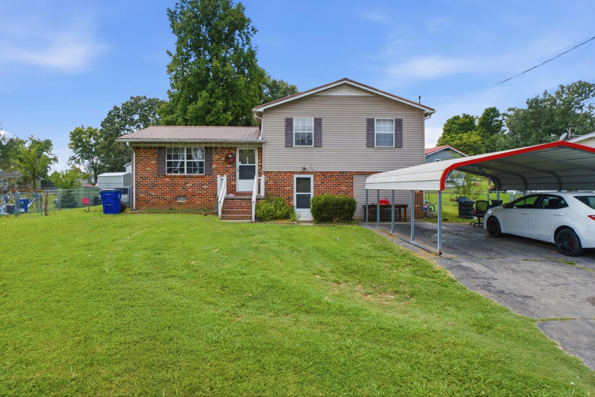 1833 Twin Brook Drive SW