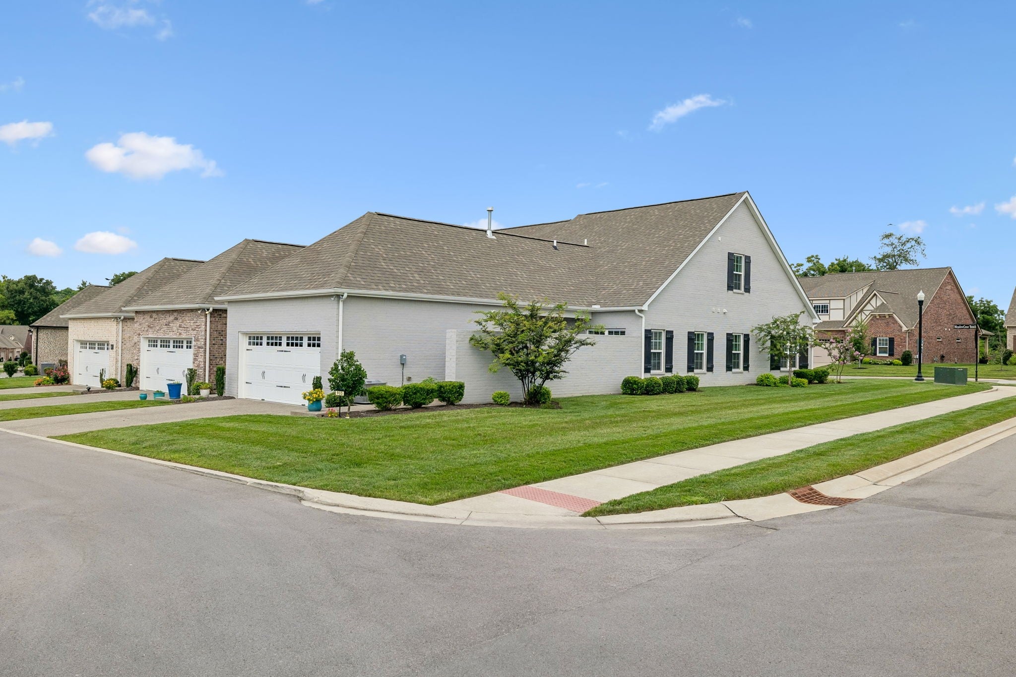 903 Meadowcrest Way