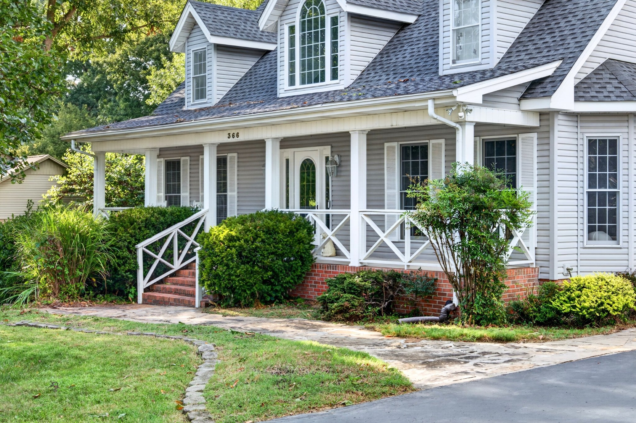 366 Martin Pl