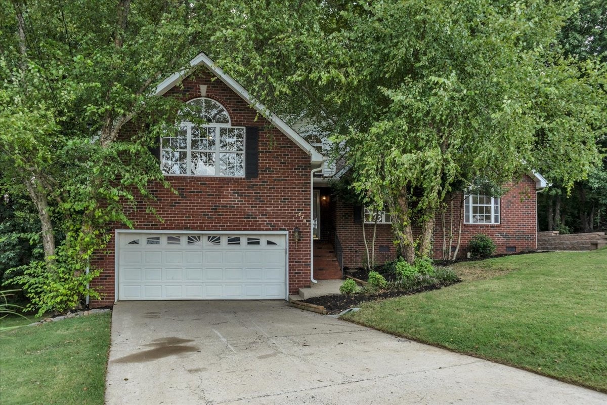 3701 Henricks Hill Dr