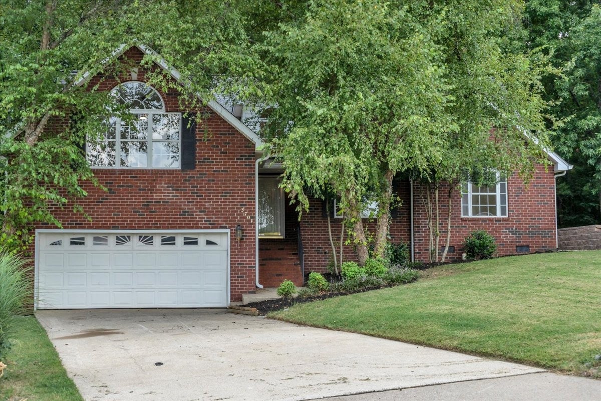3701 Henricks Hill Dr