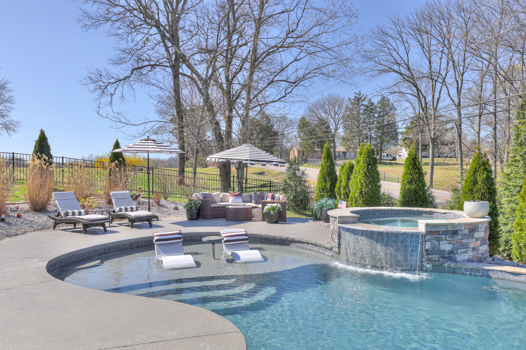 127 Waters Hill Cir