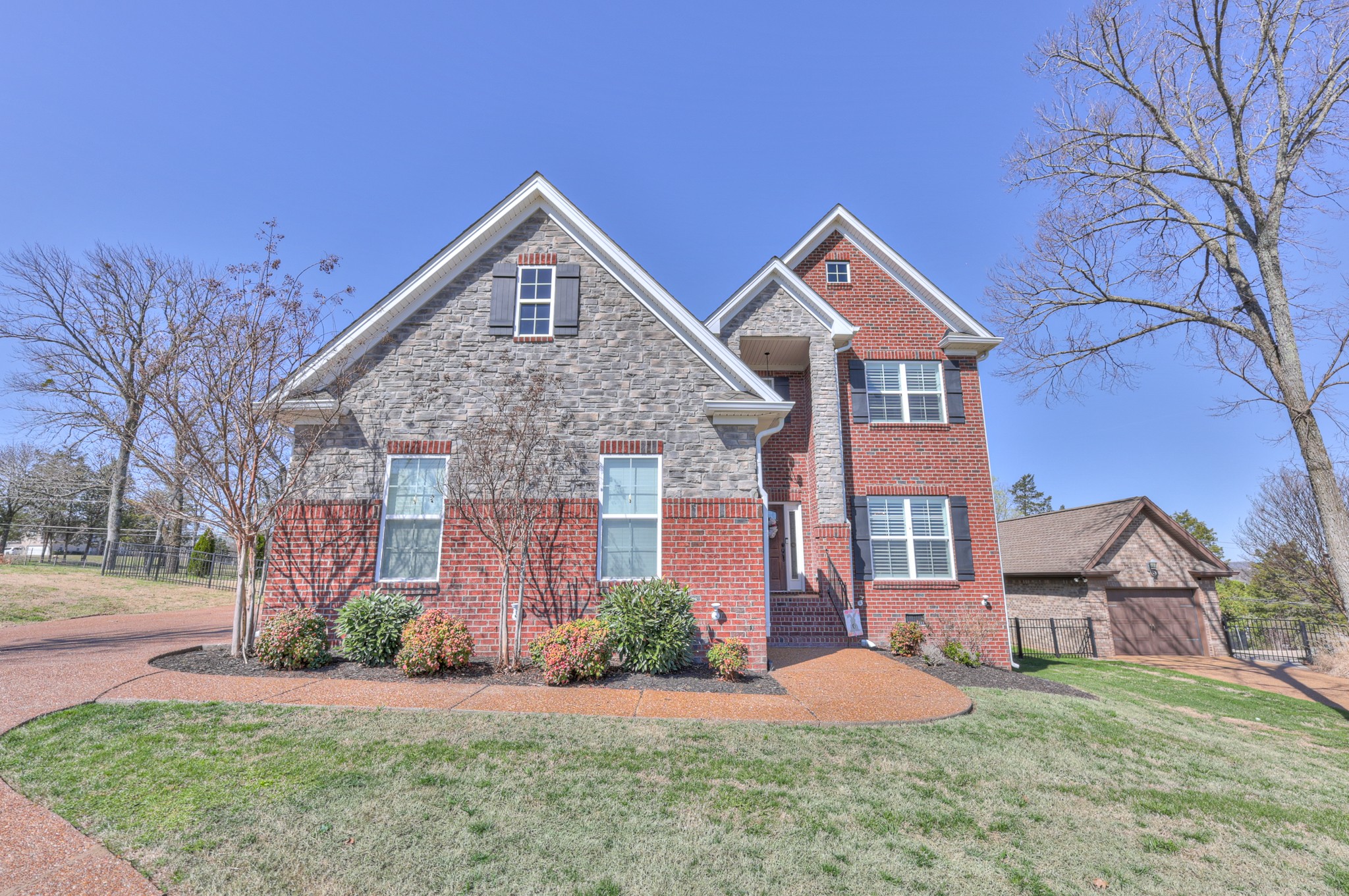 127 Waters Hill Cir