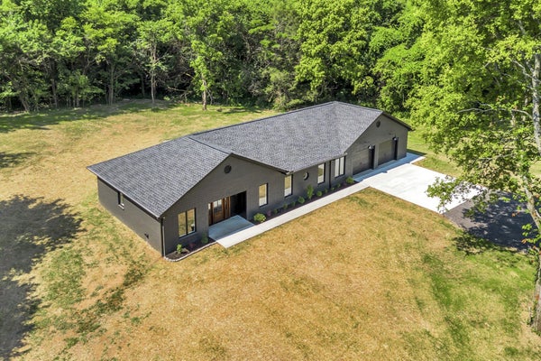 3557 MOORESVILLE HWY, CULLEOKA, TN 38451 - Image 38e376fd39097ef076a74975a19ce49e/3567449371
