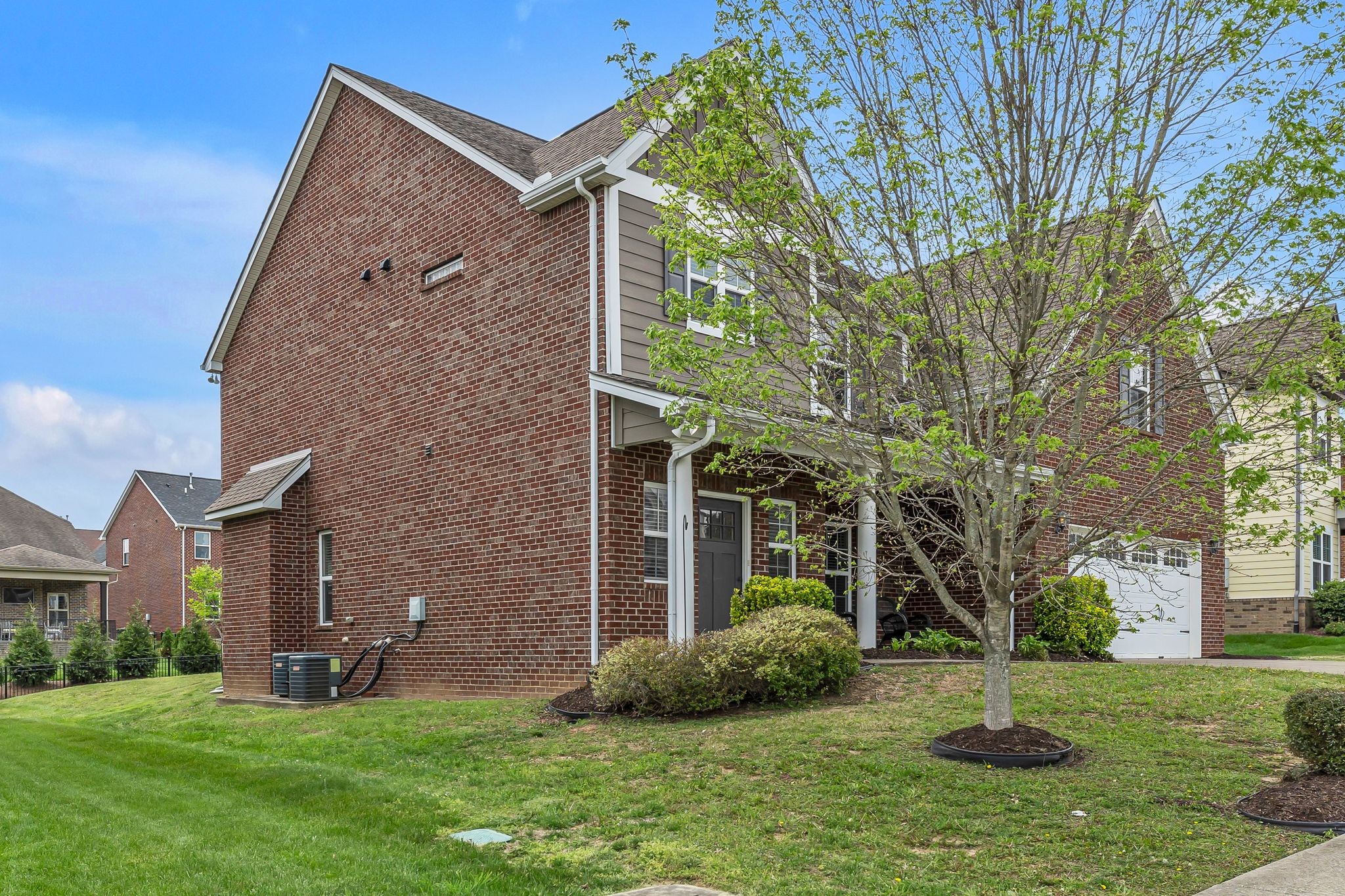 2183 Chaucer Park Ln