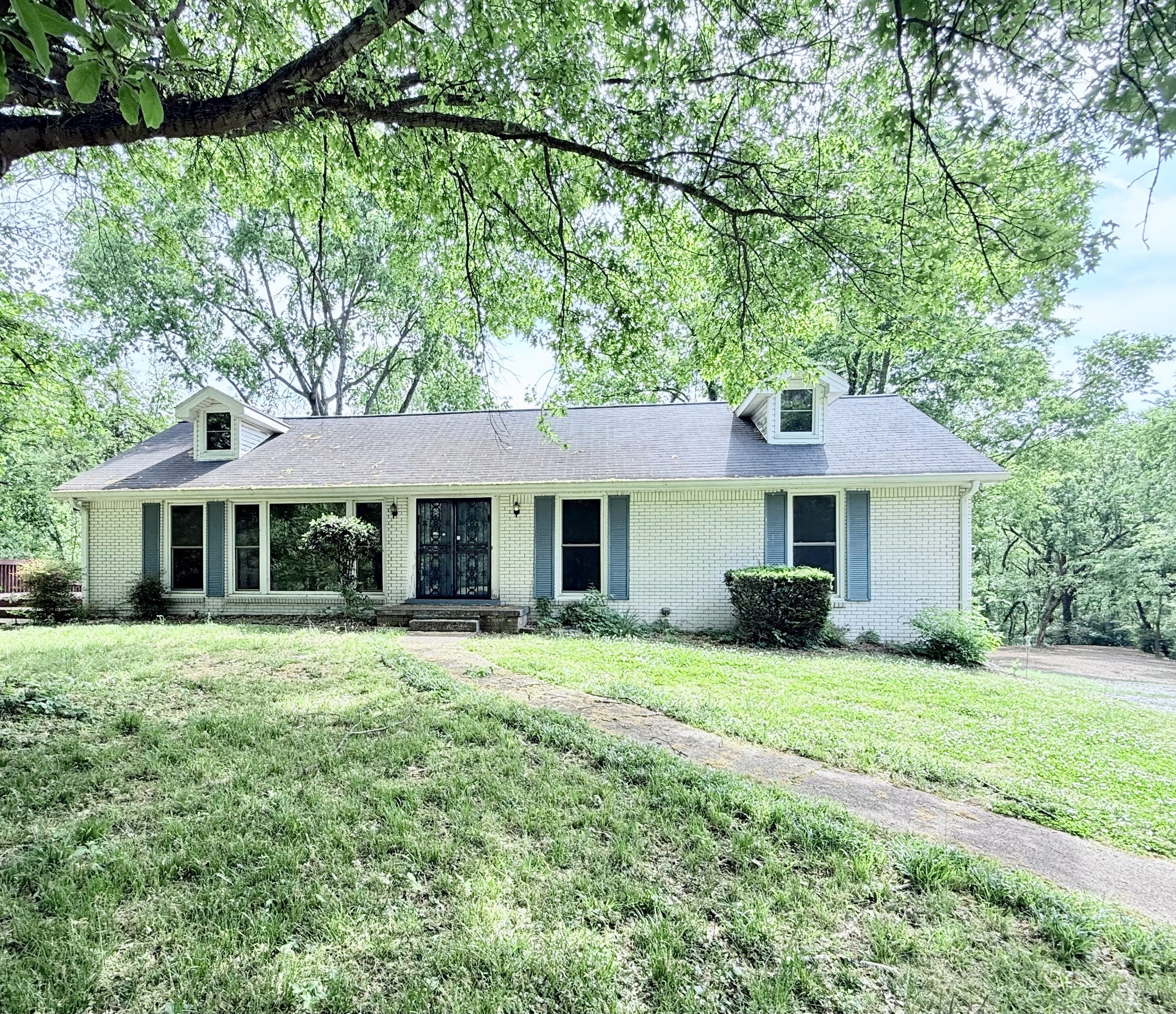 5090 Blue Hole Rd