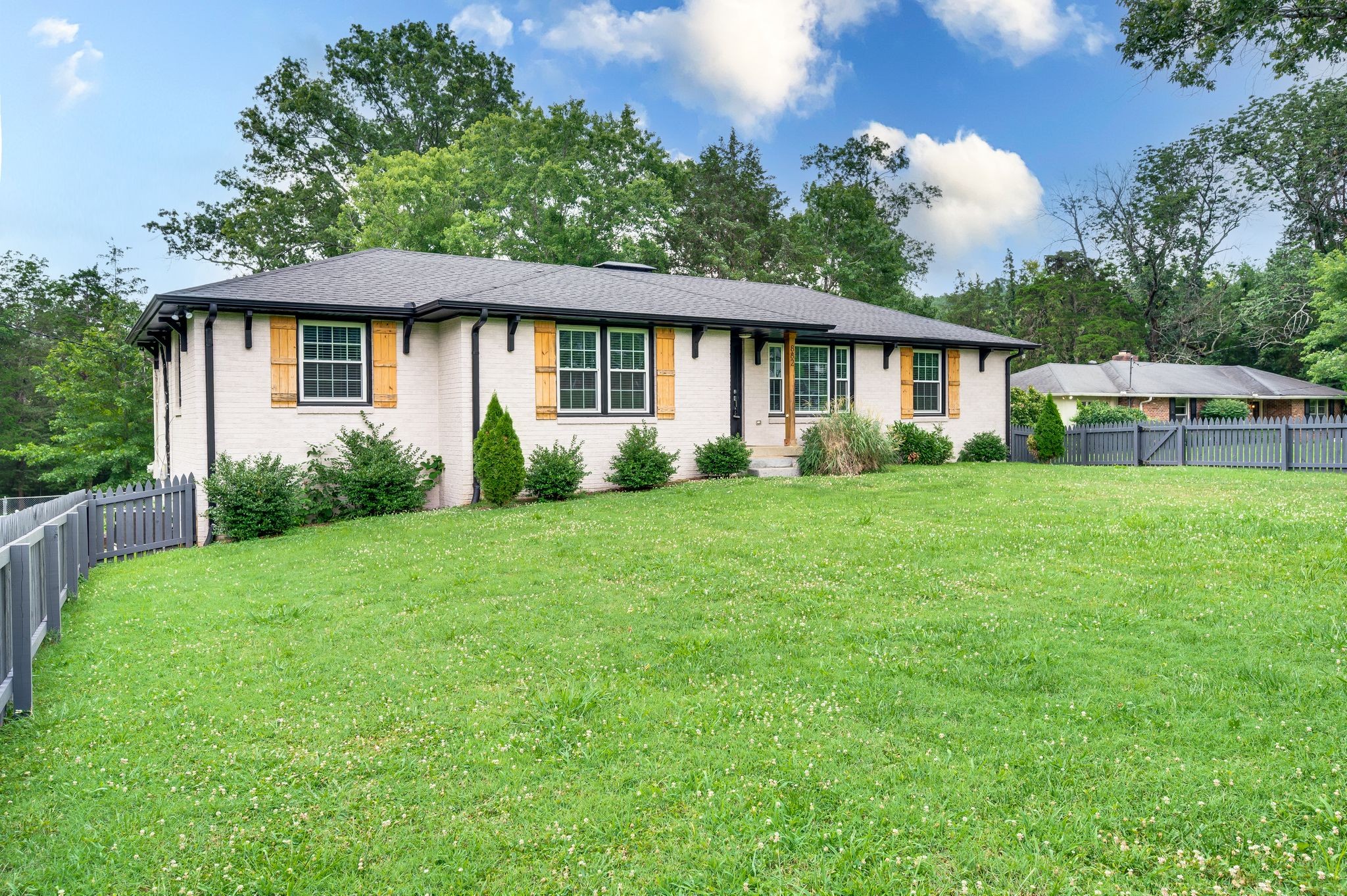 882 Rodney Dr
