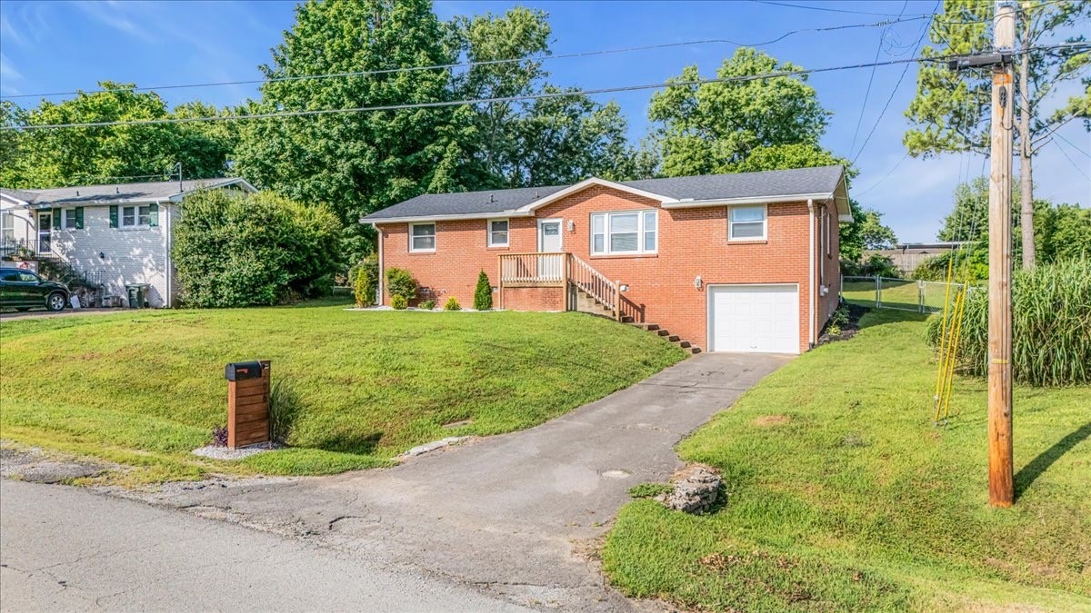 206 Bonnaoaks Dr