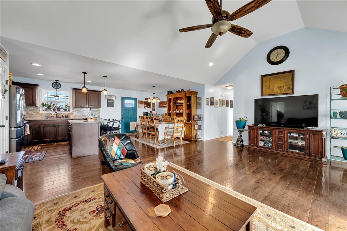 985 Richland Farms Dr