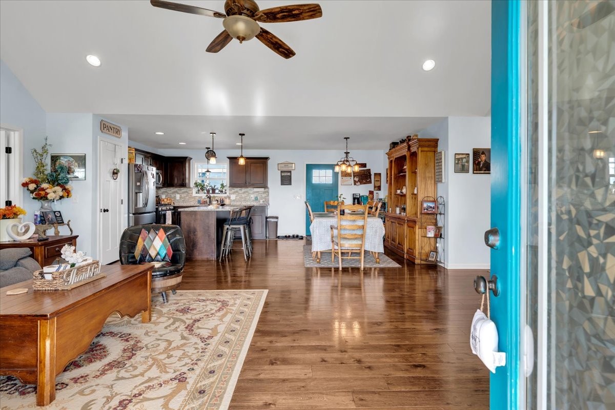 985 Richland Farms Dr