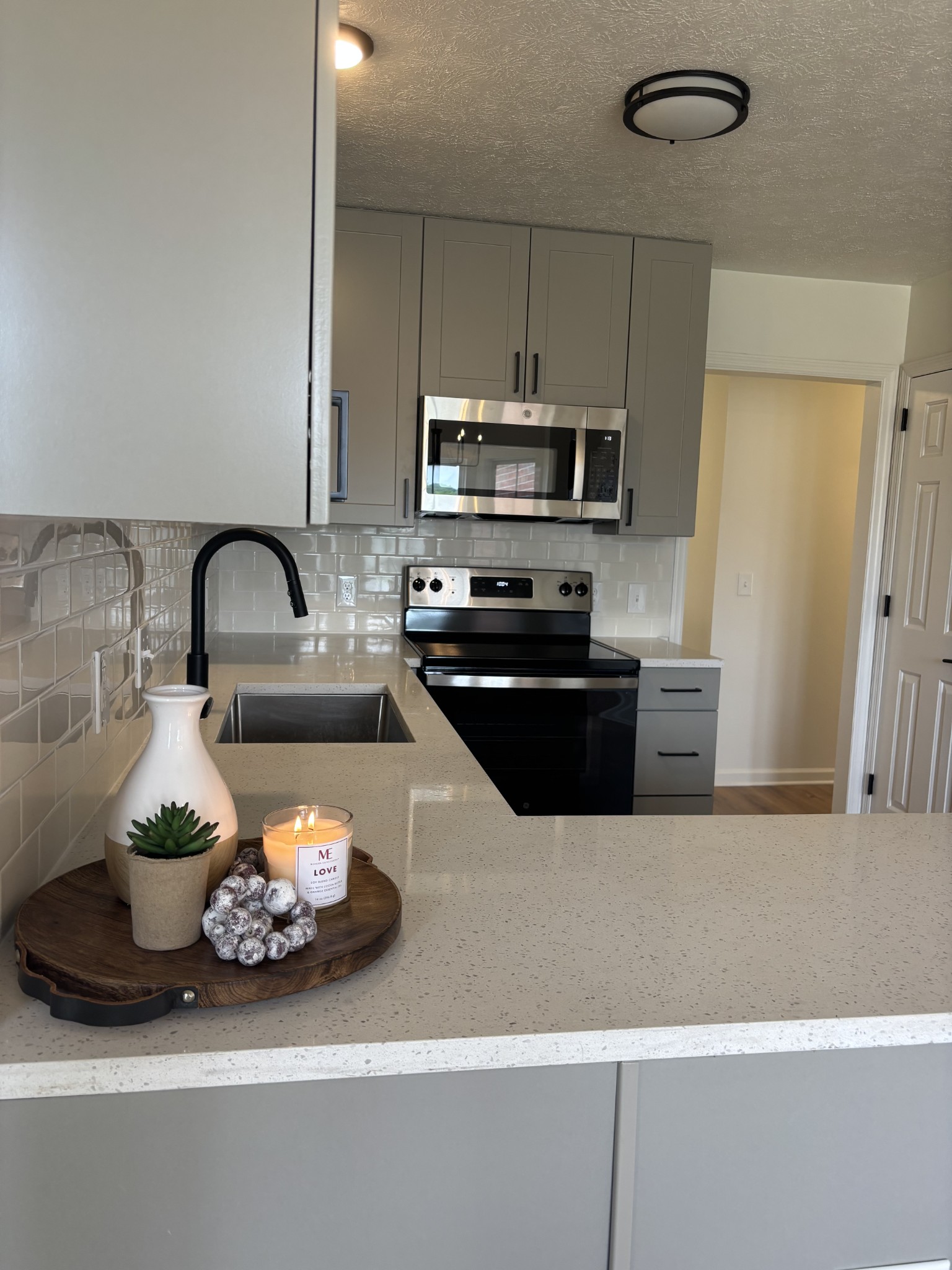 3048 Chateau Valley Dr