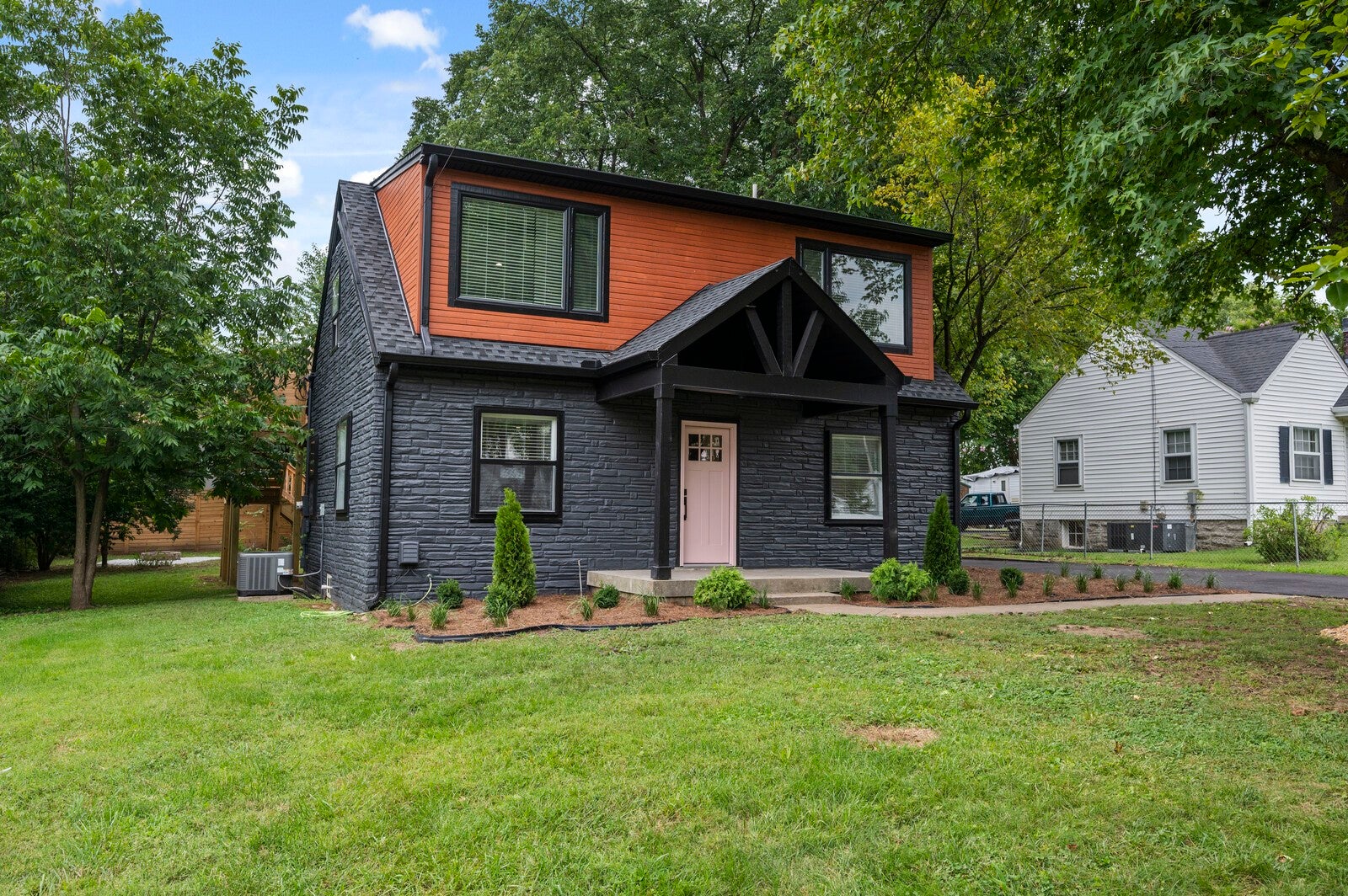 3.0-bed rental at 2537 Stinson Rd